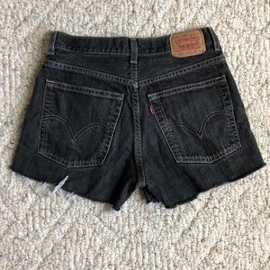 Levi’s Grey Cropped Shorts!